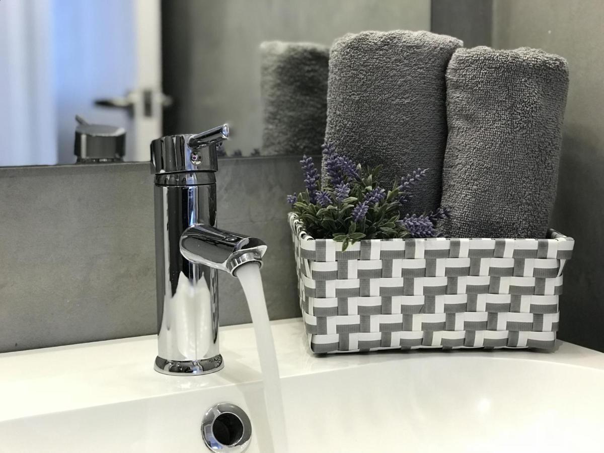 Lets Holidays Apartment In Sant Marti Барселона Экстерьер фото